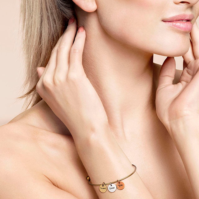 Inspirational Custom Charm Bracelet for Women, Engraved Expandable Wire Bangle Disc Charm Bracelets Motivational Personalized Gifts for Her