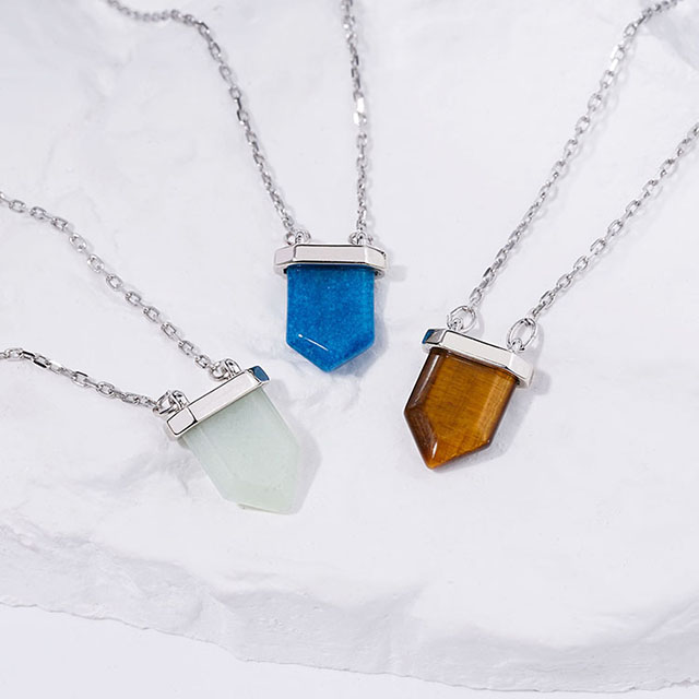 Dainty Gemstone Necklace for Women Silver Plated Turquoise Amethyst Charm Natural Stone Pointed Chakra Healing Crystal Pendant Spiritual Choker Necklace for Women Girls Jewelry Gift