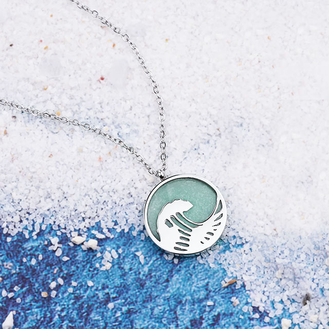 Gemstone Wave Necklace for Women Mother of Pearl Turquoise Pendant Necklace Dainty Circle Ocean Wave Necklaces for Women Girls Surfer Beach Jewelry Gifts