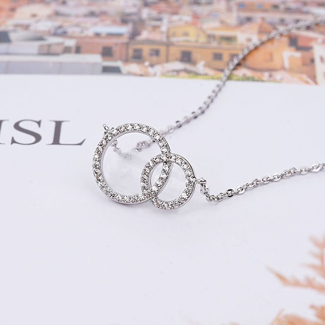 Wholesale Fashionable Minimalist Interlocking Circle Pendant Necklace