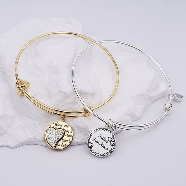 Mom Bracelets for Women Gold Silver Plated Bangle Bracelets with Heart Charms Jewelry Gifts for Mom from Daughter Son Kids Mother's Day Mom Birthday Gifts