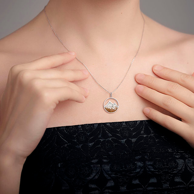  for Women Turquoise Sodalite Tumbled Chips Pendant Necklace Dainty Circle Mountain Range Necklaces 