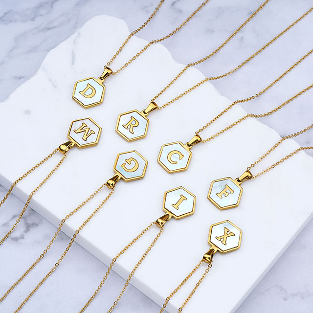 Fashion Exquisite Stainless Steel Whiter Shell 26 English Letter Pendant Jewelry Gift