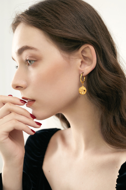 Round Plate Snake Earring Vintage Stainless Steel Diamond Coin Shape Earring