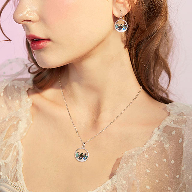 Beach Dangle Earrings for Women Abalone Shell Earrings Ocean Wave Hoop Drop Earrings Dangling Boho Fashion Summer Earrings Hawaiian Jewelry Gift