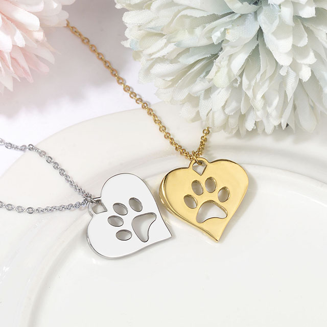 Dog Paw Necklace Cute Animal Necklace Dainty Paw Print Pendant Necklace Dog Themed Memorial Necklace Jewelry for Women and Girls Pet Lovers Dog Mom Gifts 