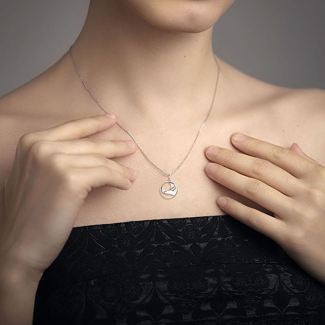 Moon Phase Necklace for Women Silver Plated Moon Necklace Bar Necklaces Moon Pendant Necklace Charm Moon Jewelry Birthday Gifts 