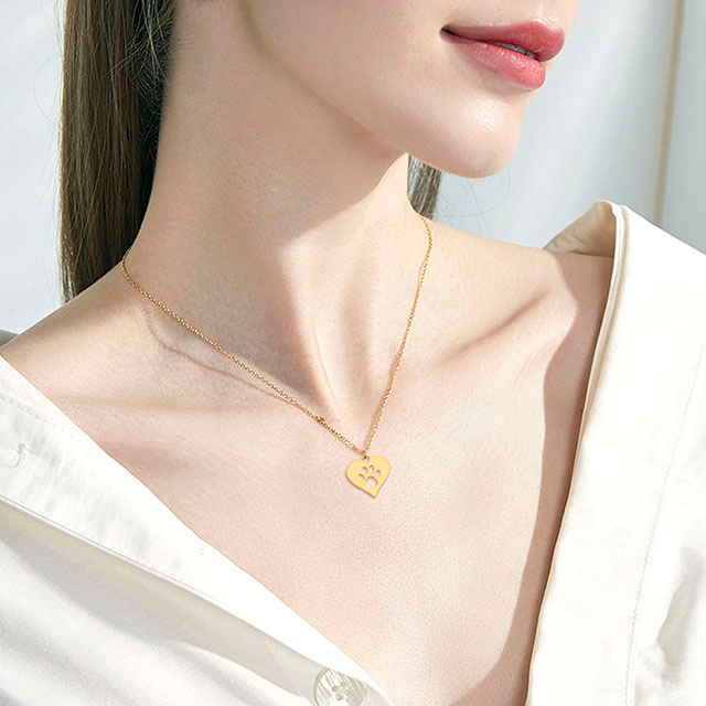 Cat Paw Necklace Cute Animal Necklace Dainty Paw Print Pendant Necklace Cat Themed Memorial Necklace Jewelry for Women and Girls Pet Lovers Cat Mom Gifts.