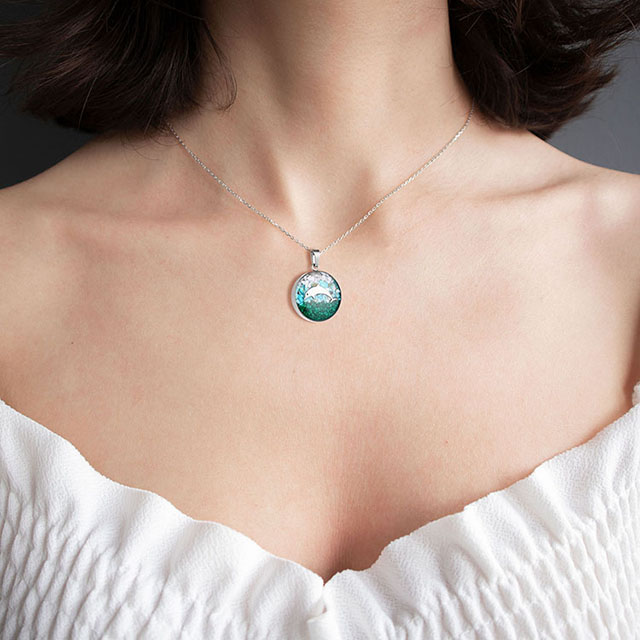 Dainty Gemstone Beach Necklace for Women Turquoise Tumbled Chips Pendant Necklace Cute Starfish Sea Turtle Necklace for Women Girls Ocean Necklace Hawaiian Beach Lover Jewelry Gift