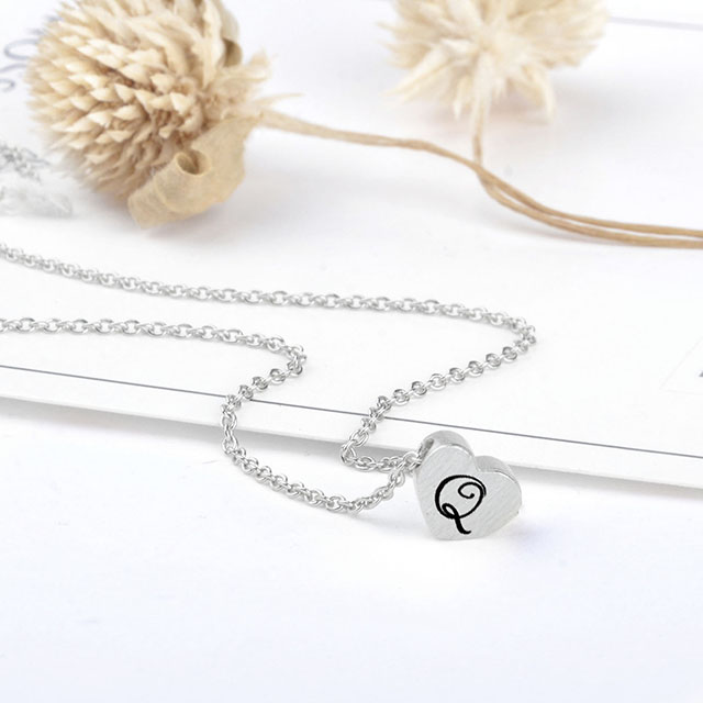 Tiny Initial Heart Necklace for Women Silver Plated A-Z Alphabet Letter Necklace Dainty Heart Choker Pendant Necklace 