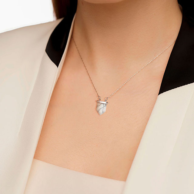 Dainty Gemstone Necklace for Women Silver Plated Turquoise Amethyst Charm Natural Stone Pointed Chakra Healing Crystal Pendant Spiritual Choker Necklace for Women Girls Jewelry Gift