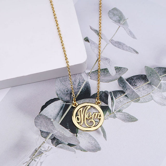 Mom Necklace for Women Silver Gold Plated Cubic Zirconia Circle Pendant Necklace Jewelry Gifts for Mom Wife Grandma Birthday Mothers Day Mom Gifts from Daughter Son Kids