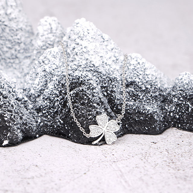 Personalized Luck Charm Four Leaf Clover Pendant Necklace