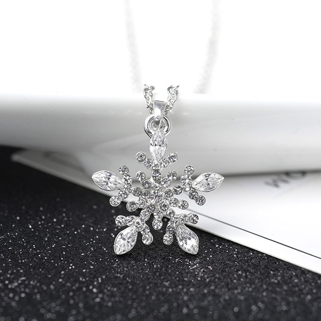 Crystal Snowflake Fashion Christmas Necklace Holiday Gifts 