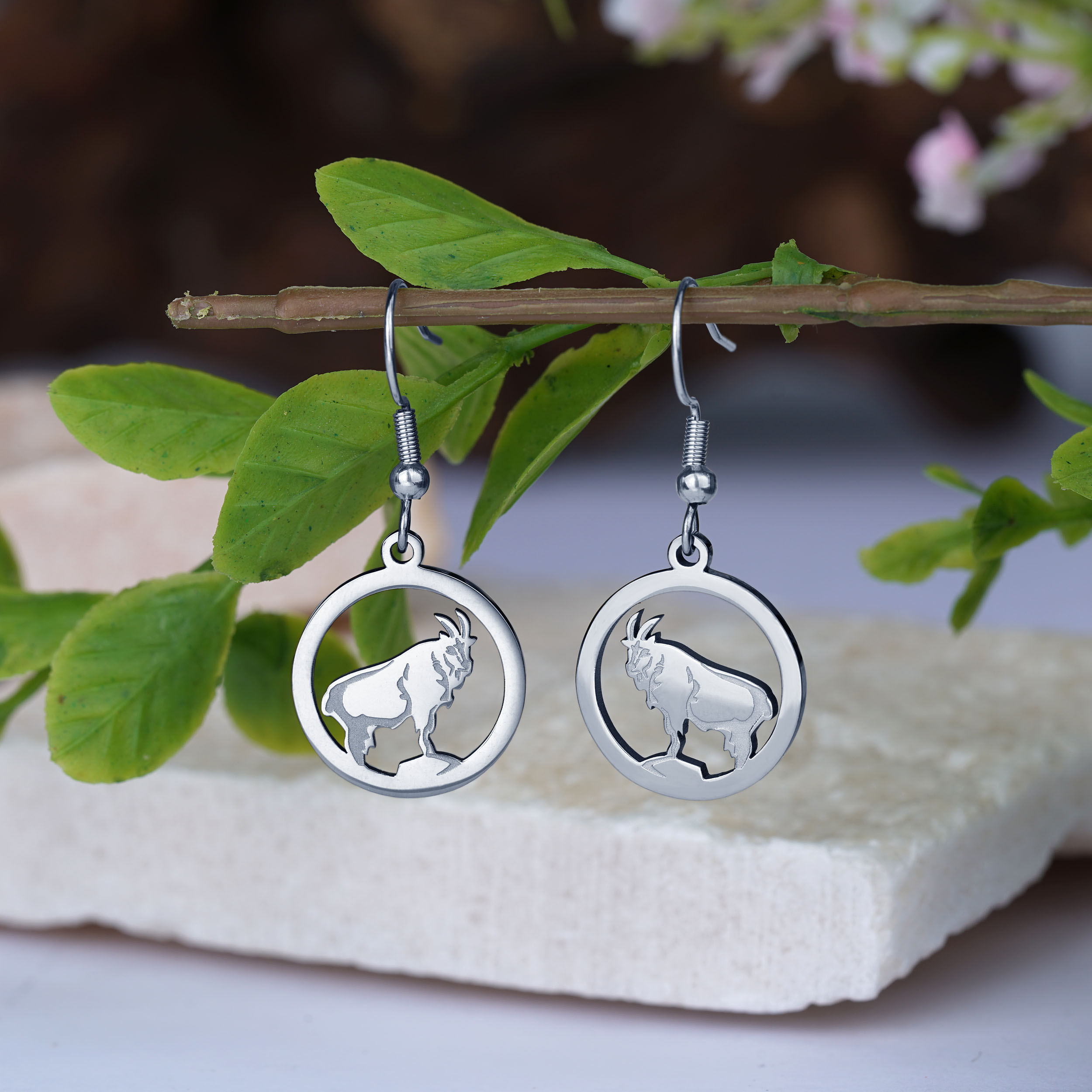 Animal Necklace With Wildlife Animal Cutout in a Circle Pendant.