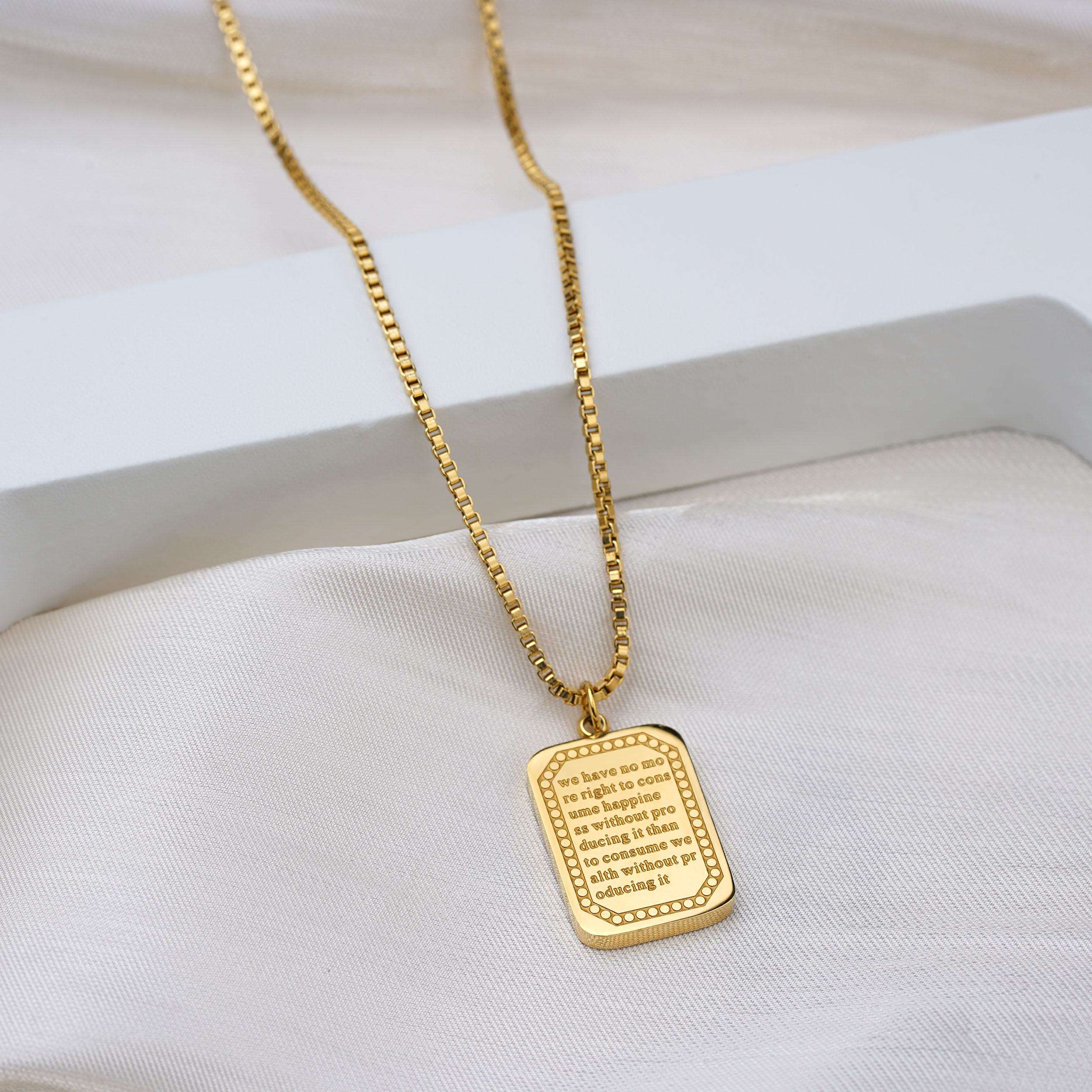  Fashion White Shell Necklace Stainless Steel Gold Plated Quadrilateral Pendant Necklace