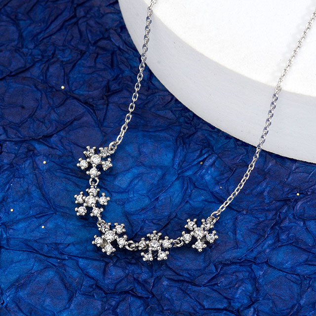 Luxury Elegant Zircon Christmas Snowflake Pendant Women Necklace 